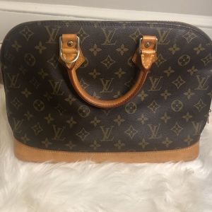 ✨Authentic✨ Louis Vuitton Alma Purse🤎